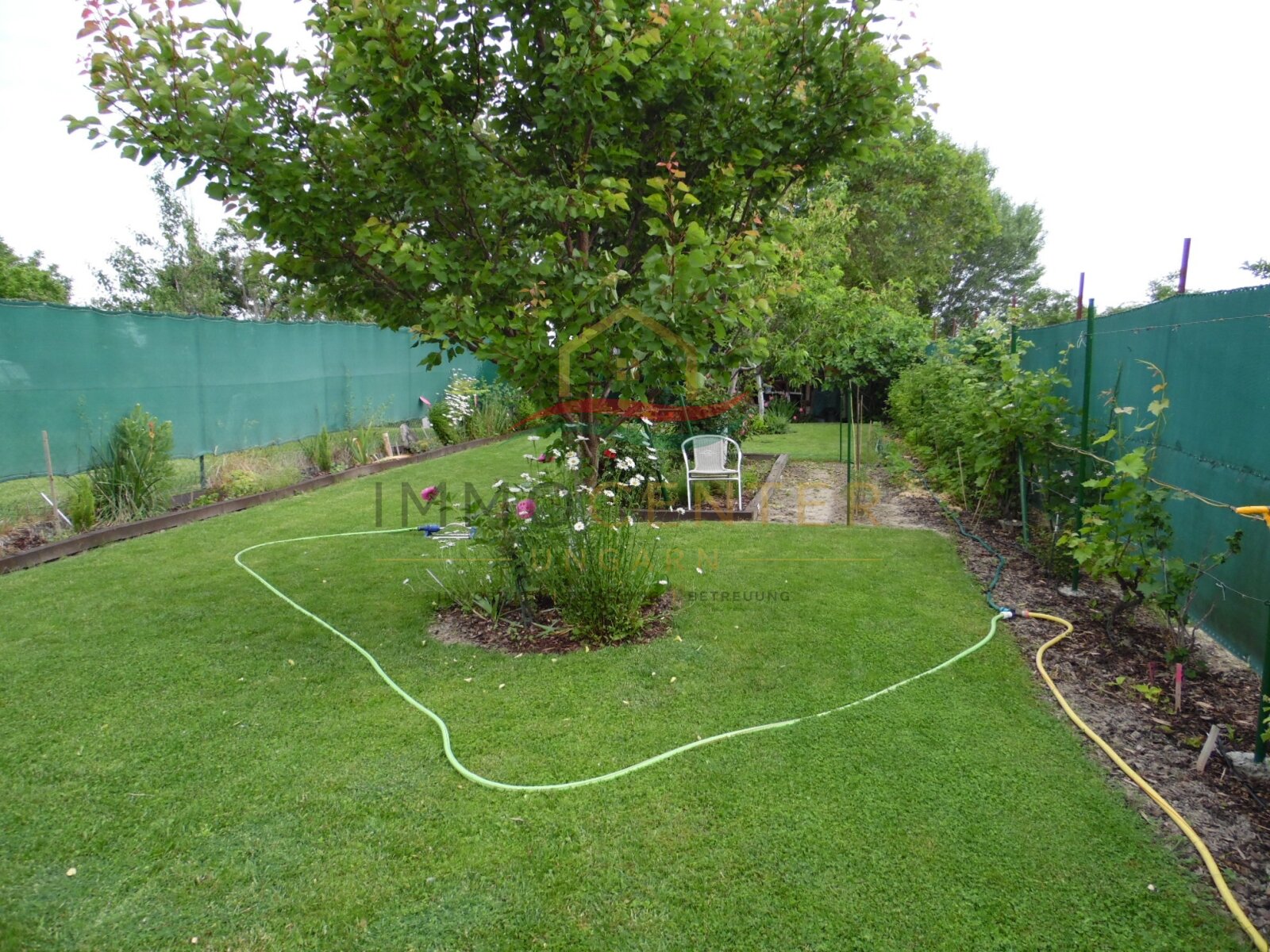(BAA) Győr–Pinnyéd | Renoviertes Einfamilienhaus mit separater Wohneinheit, Werkstatt und Garten (LUX022)