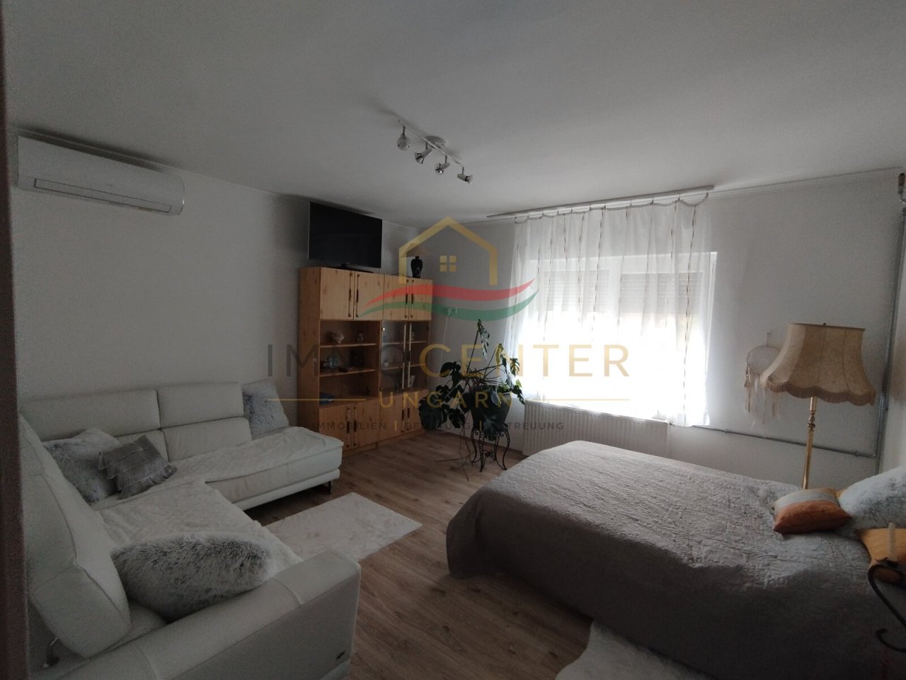 (BAA) Győr–Pinnyéd | Renoviertes Einfamilienhaus mit separater Wohneinheit, Werkstatt und  Garten (LUX022)