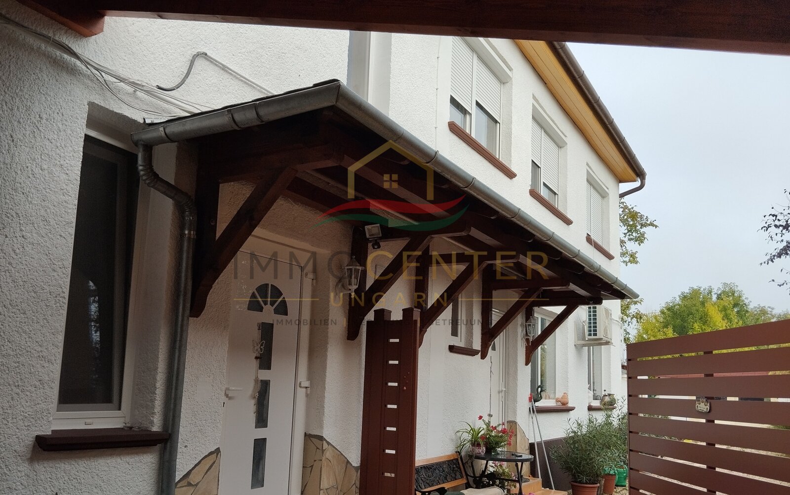 (BAA) Győr–Pinnyéd | Renoviertes Einfamilienhaus mit separater Wohneinheit, Werkstatt und Garten (LUX022)