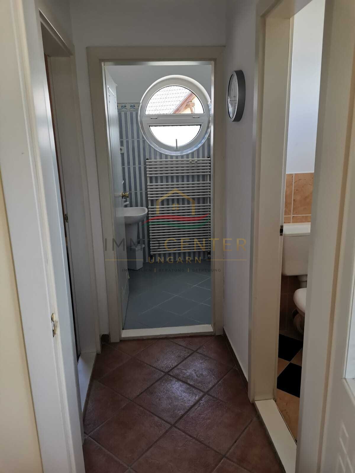 (AAA) Neuwertiges Landhaus mit Gästeappartment, Pool & Caravan-Stellplätzen (CM064-G)