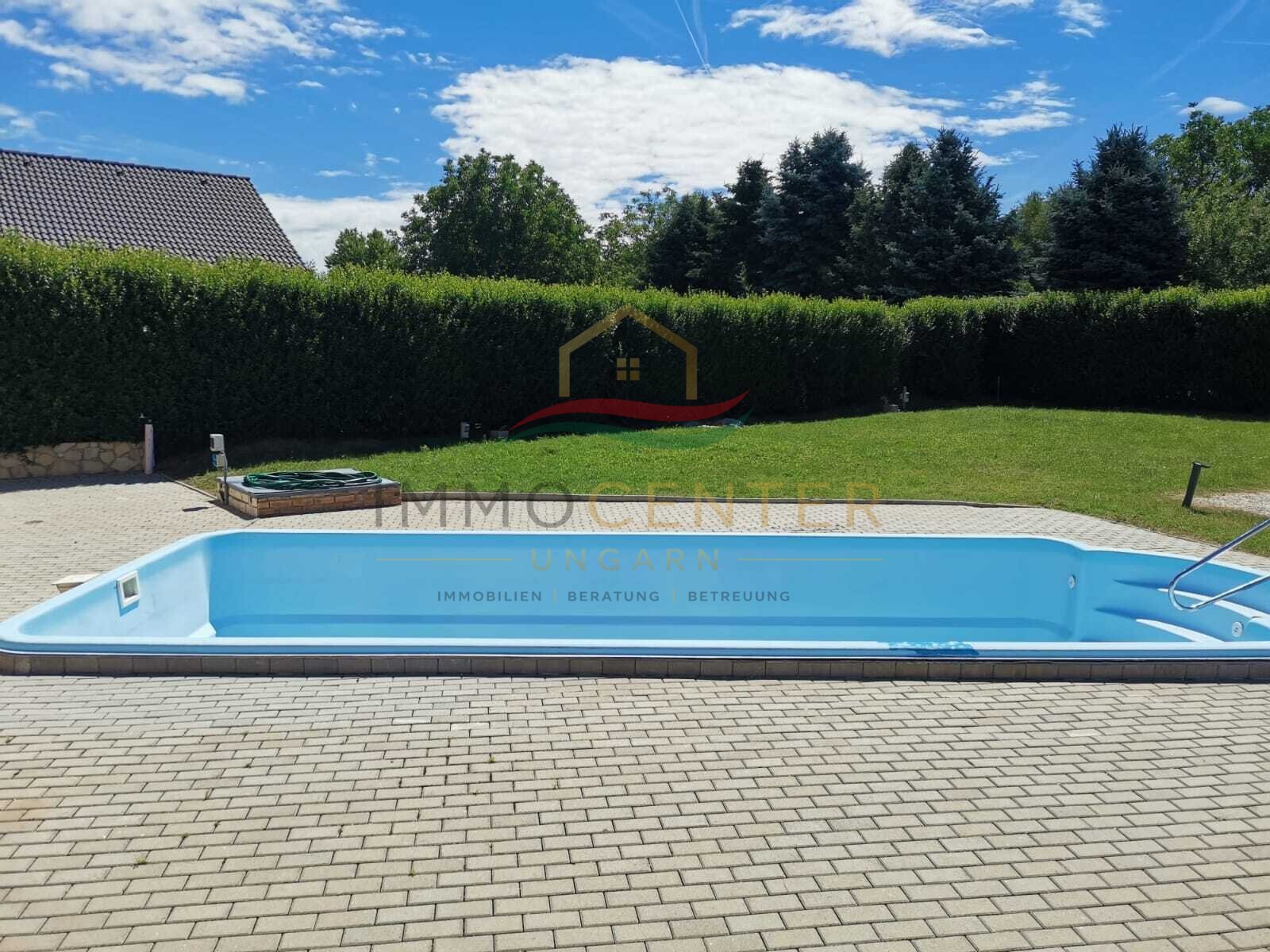 (AAA) Neuwertiges Landhaus mit Gästeappartment, Pool & Caravan-Stellplätzen
