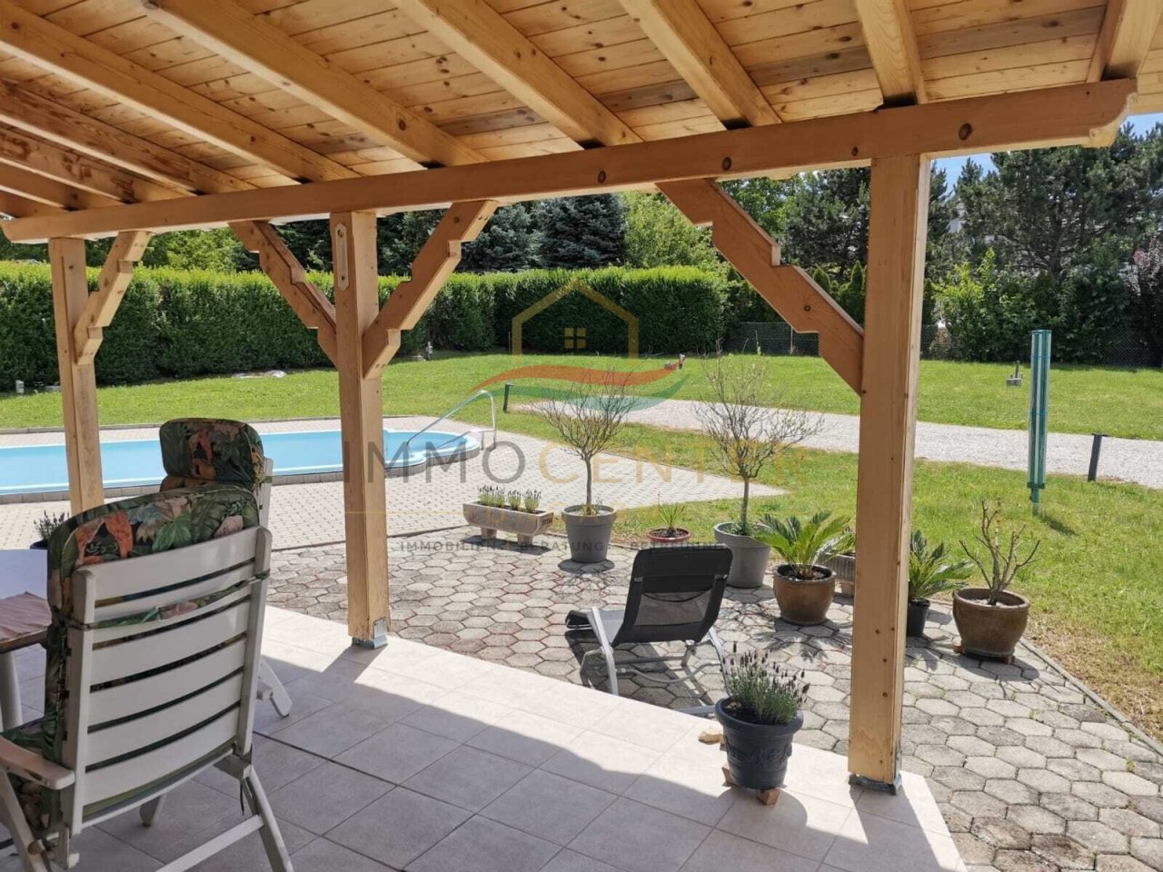 (AAA) Neuwertiges Landhaus mit Gästeappartment, Pool &amp; Caravan-Stellplätzen (CM064-G)