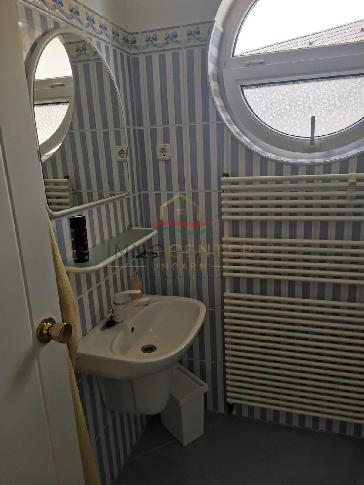 (AAA) Neuwertiges Landhaus mit Gästeappartment, Pool & Caravan-Stellplätzen (CM064-G)