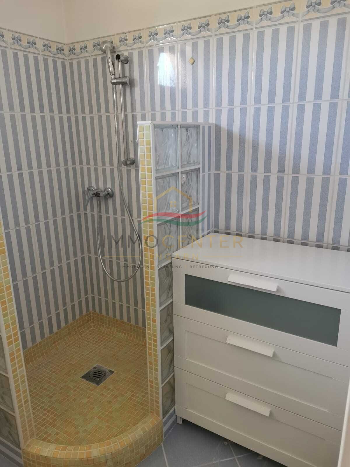 (AAA) Neuwertiges Landhaus mit Gästeappartment, Pool & Caravan-Stellplätzen (CM064-G)