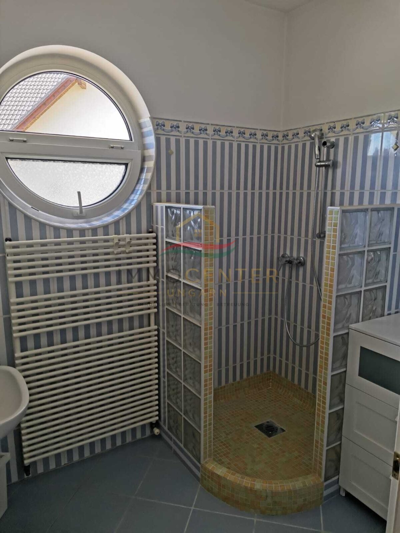 (AAA) Neuwertiges Landhaus mit Gästeappartment, Pool &amp; Caravan-Stellplätzen (CM064-G)