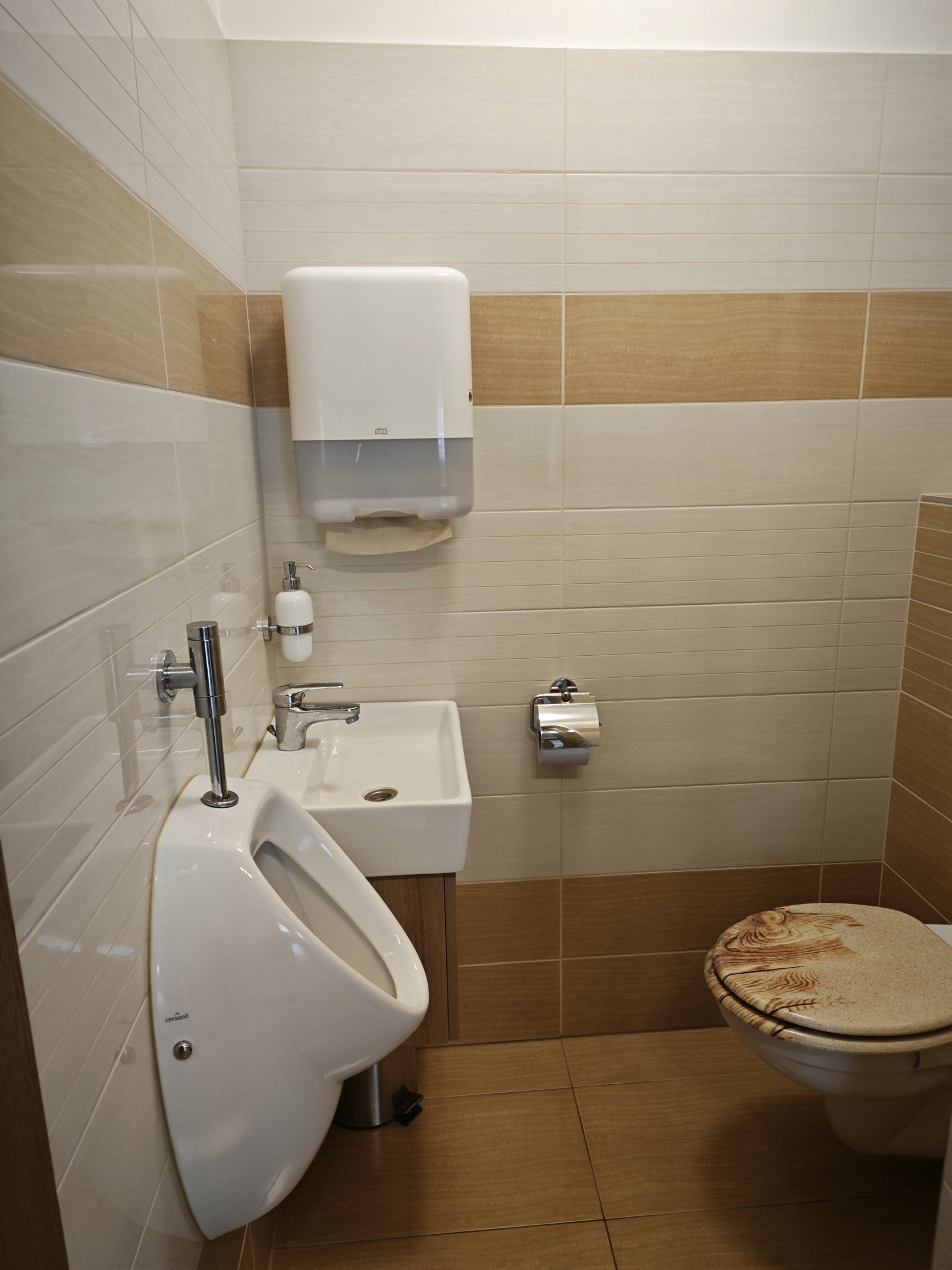 (AAAB) Schreinerei am Balaton mit vollen Auftragsbüchern & Wohnhaus (CM125-2) — Wohnung unten