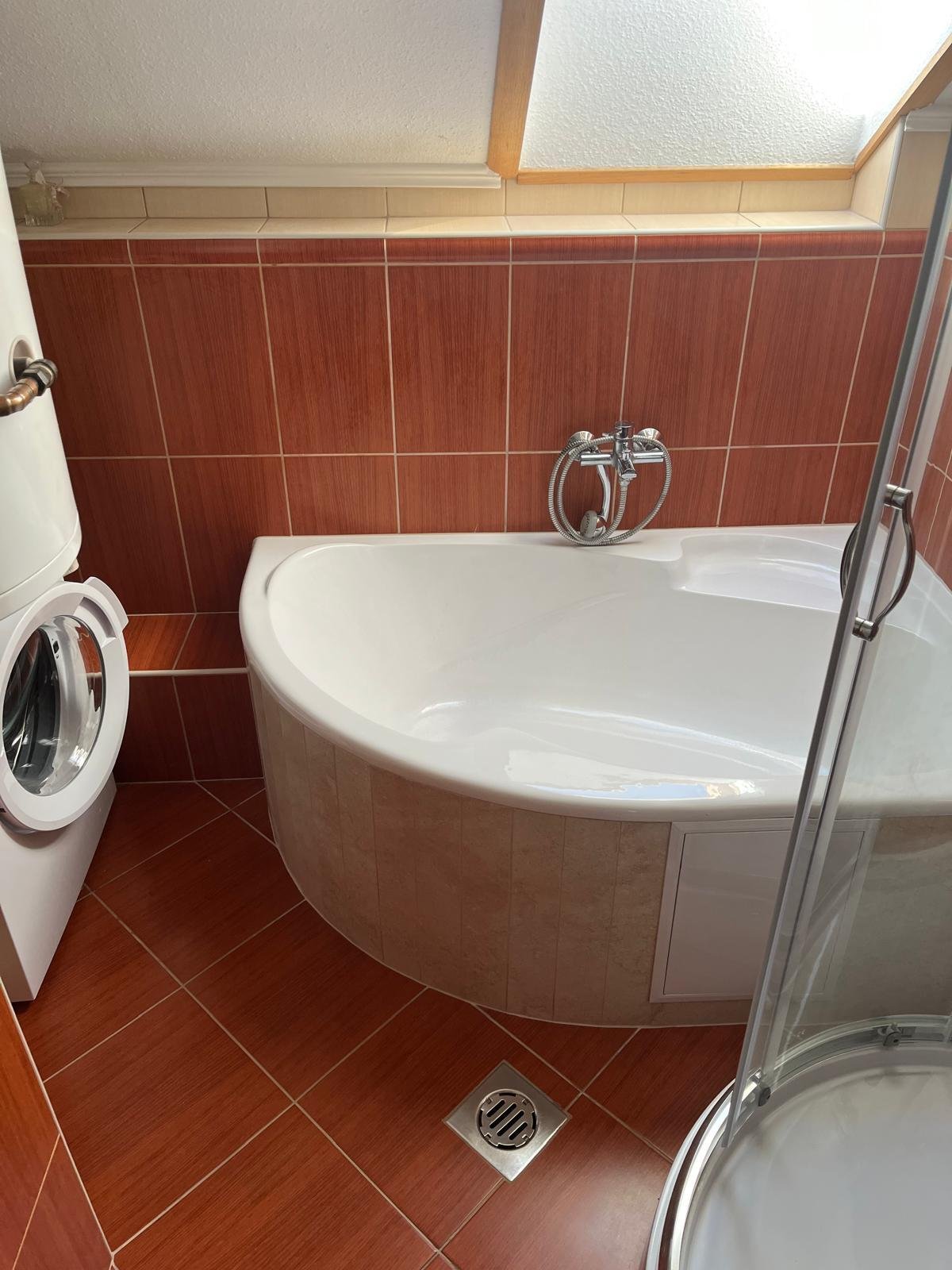 (AAAB) Schreinerei am Balaton mit vollen Auftragsbüchern & Wohnhaus (CM125-2) — Wohnung oben