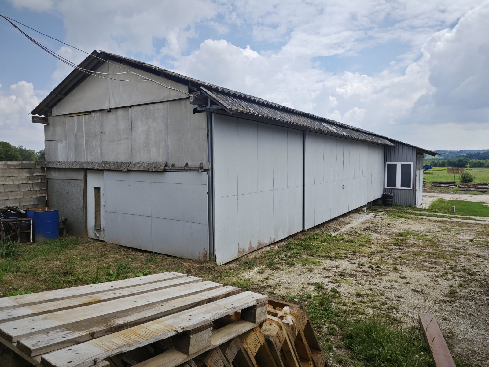 (AAAB) Schreinerei am Balaton mit vollen Auftragsbüchern & Wohnhaus (CM125-2) — Schreinerei