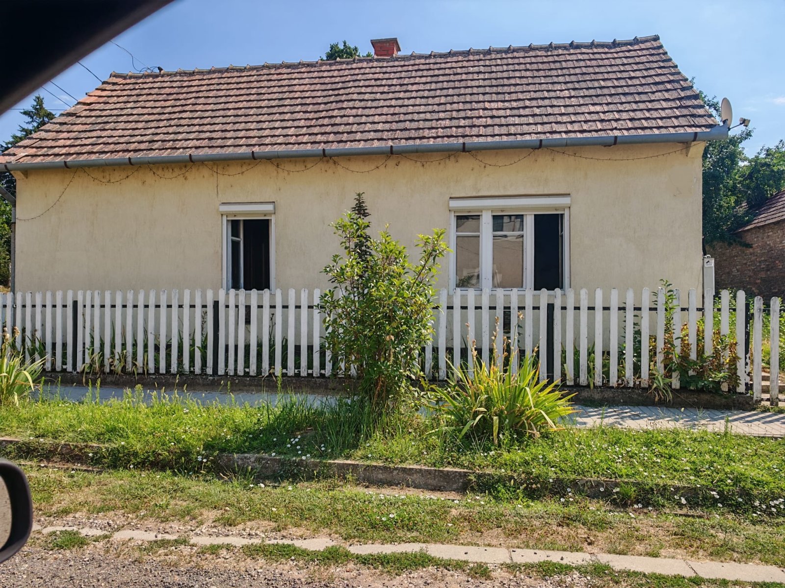 (BBA) Großes Anwesen mit 4 Häusern und Nebengebäuden auch für Pferdehaltung geeignet (BB1219)