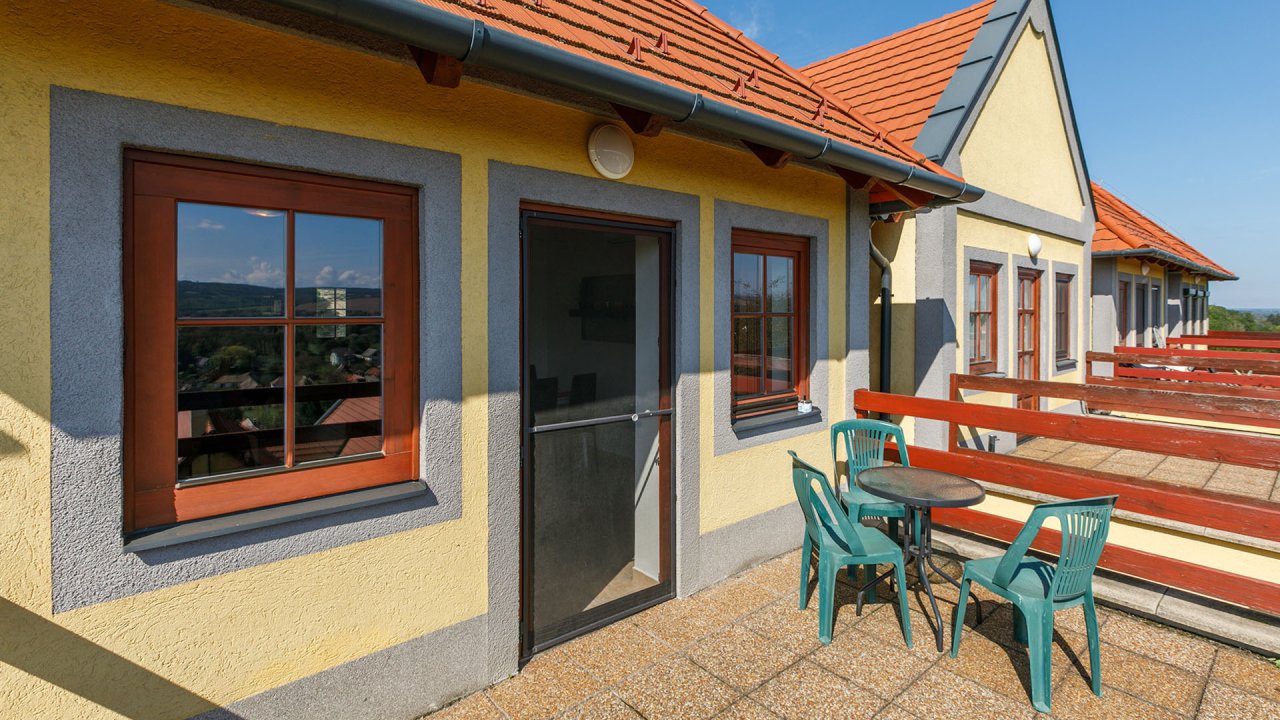 (BAA) Gemütliches Apartement mit Weitblick über den Kurort Kehida (CM005-M)