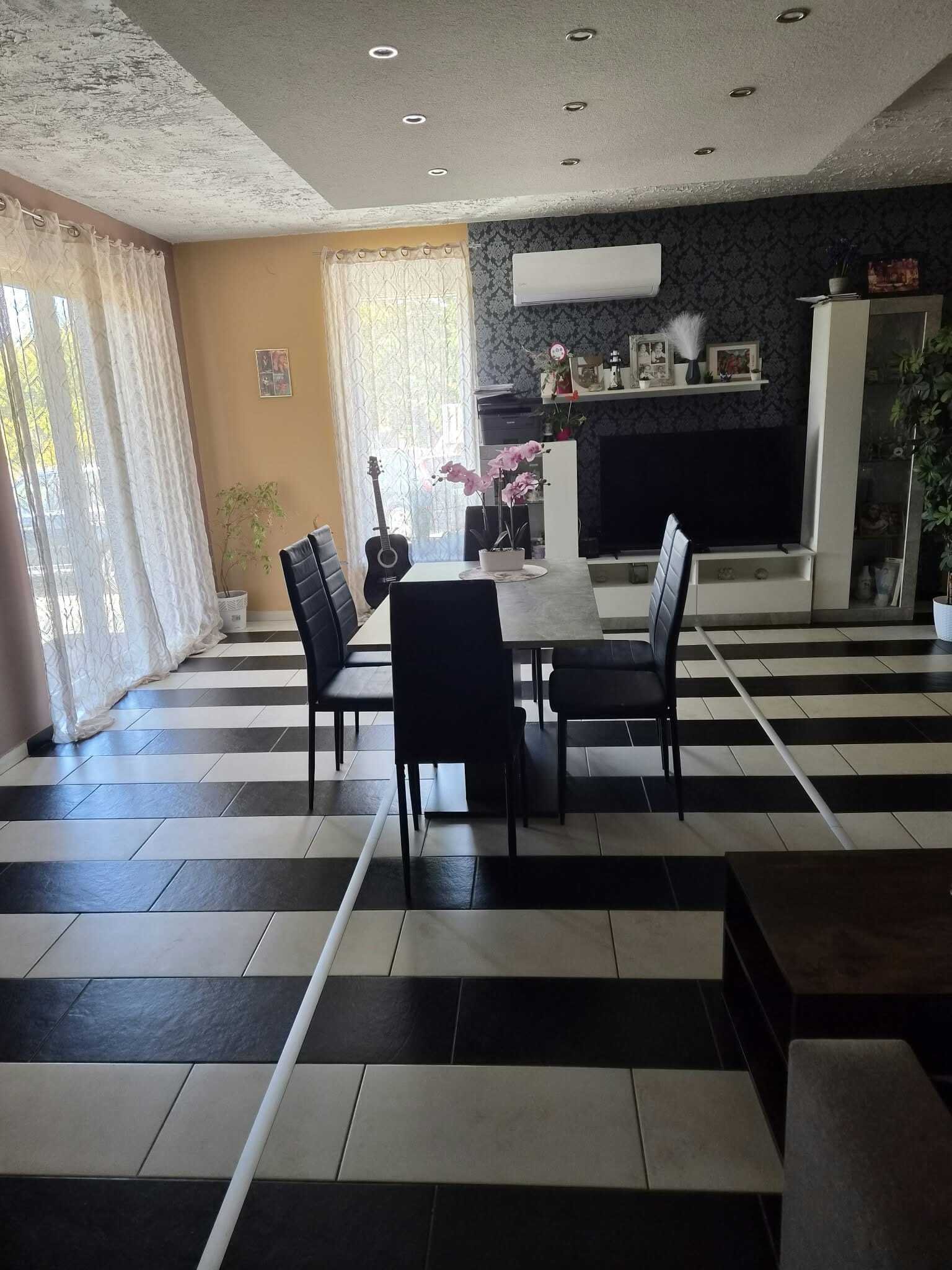 (AAA) Großzügiges und komfortables Landhaus in ruhiger Lage bei Österreich (ANZ1602)